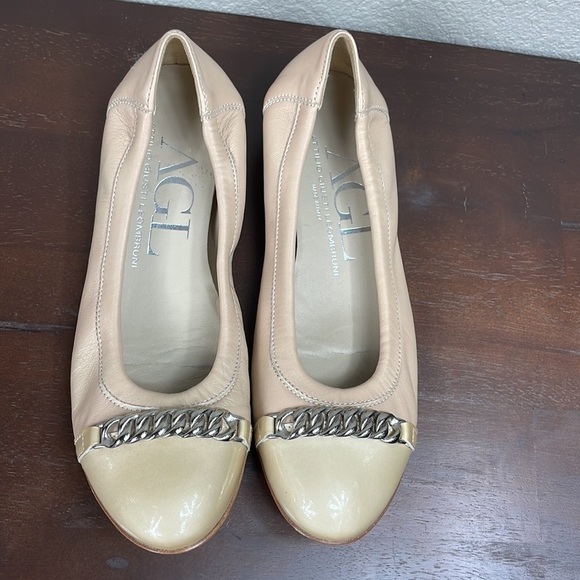 AGL Ballet Cap Toe Flats with Chain at Toes Nude Beige Gold Sz 38 US 7.5 - Picture 7 of 10